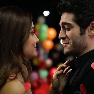 Fotoğraf Aşk Laftan Anlamaz