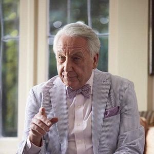 Fotoğraf Bob Gunton