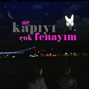 Fotoğraf Aç Kapıyı Çok Fenayım