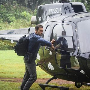 Fotoğraf Alex O'Loughlin