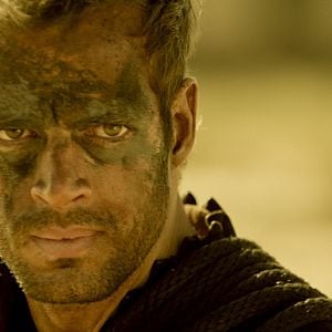 Fotoğraf Savaşın Eşiğinde