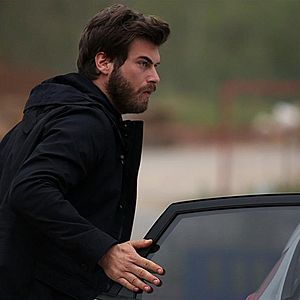 Fotoğraf Cesur ve Güzel