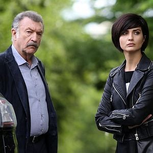 Fotoğraf Cesur ve Güzel