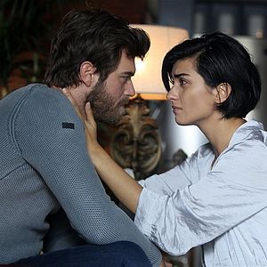 Fotoğraf Cesur ve Güzel