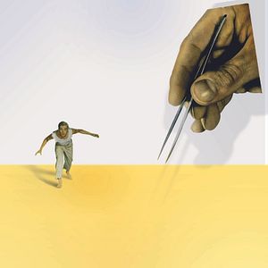 Fotoğraf Kendi Kendine Küçülen Adam