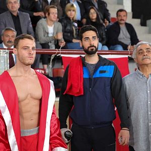 Fotoğraf Bu Şehir Arkandan Gelecek