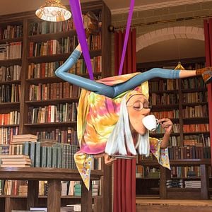 Fotoğraf Mutlu Canavar Ailesi