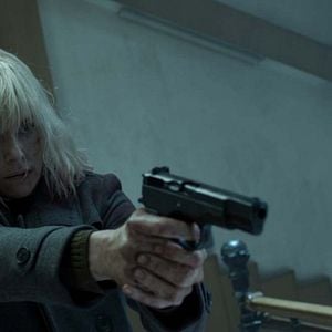 Fotoğraf Sarışın Bomba