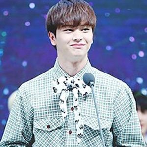 Fotoğraf Yook Sung-jae