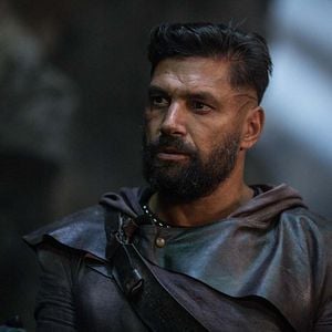 Fotoğraf Manu Bennett