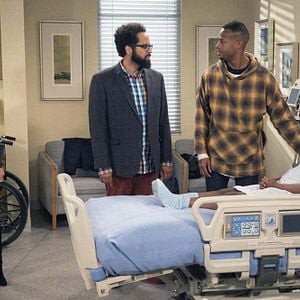 Fotoğraf Essence Atkins