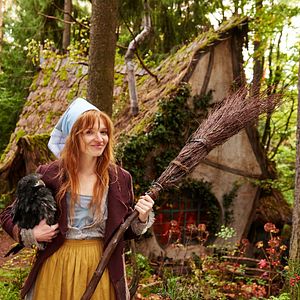 Fotoğraf Küçük Cadı