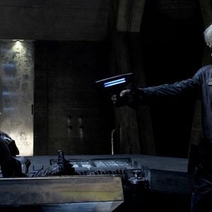 Fotoğraf Iwan Rheon