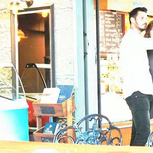 Fotoğraf Gençlik Başımda Duman