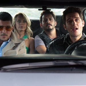 Fotoğraf Klavye Delikanlıları