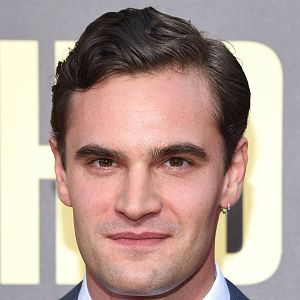Fotoğraf Tom Bateman