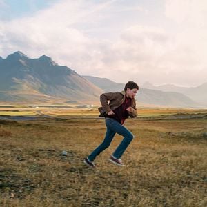 Fotoğraf Gençlik Başımda Duman