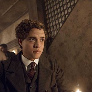 Fotoğraf Douglas Smith (III)