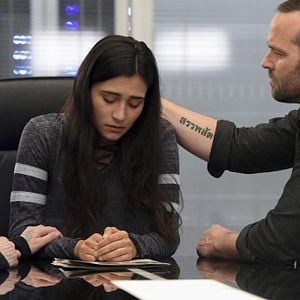 Fotoğraf Sullivan Stapleton