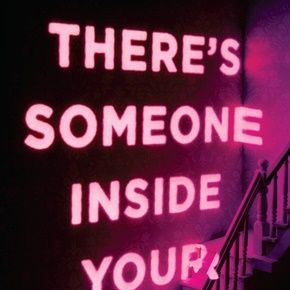 Fotoğraf Evinde Biri Var