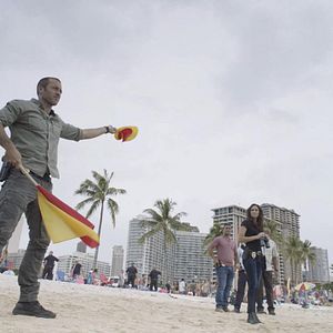 Fotoğraf Alex O'Loughlin