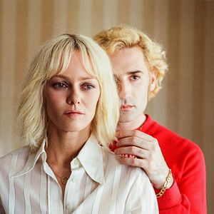 Fotoğraf Un Couteau Dans le Coeur