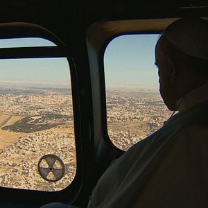 Fotoğraf Pope Francis - A Man of His Word
