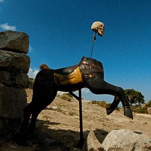 Fotoğraf Bırakın Bronzlaşsın Cesetler