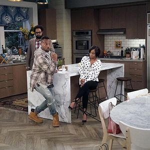 Fotoğraf Essence Atkins