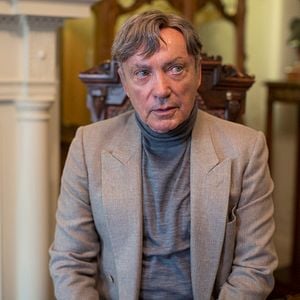 Fotoğraf Merak Etme, Fazla Uzaklaşamaz