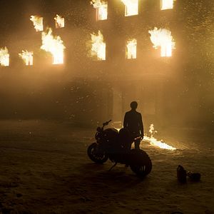 Fotoğraf Örümcek Ağındaki Kız