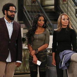 Fotoğraf Essence Atkins