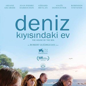 Fotoğraf Deniz Kıyısındaki Ev