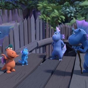 Fotoğraf Sevimli Ejderha Kokonat: Ormanda Şenlik