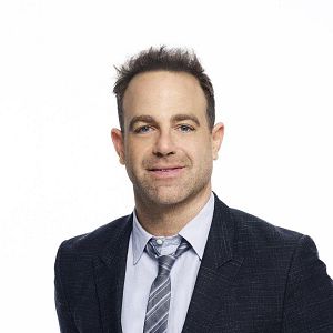 Fotoğraf Paul Adelstein