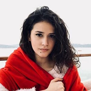 Fotoğraf Cemre Kurum