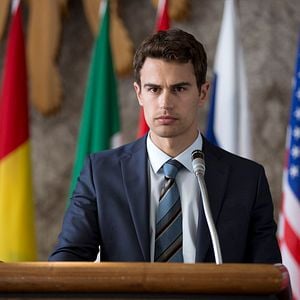 Fotoğraf Theo James