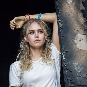 Fotoğraf Between Worlds