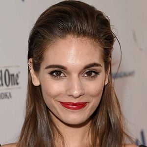 Fotoğraf Caitlin Stasey