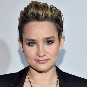 Fotoğraf Bex Taylor-Klaus
