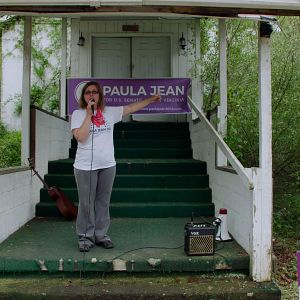 Fotoğraf Knock Down the House