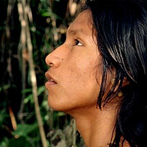 Fotoğraf Chuva é Cantoria na Aldeia dos Mortos