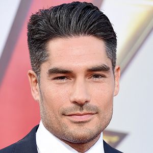 Fotoğraf D.J. Cotrona