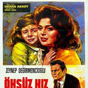 Fotoğraf Öksüz Kız