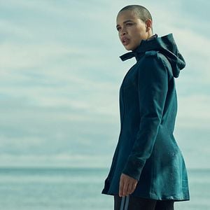 Fotoğraf Ayın Gölgesinde