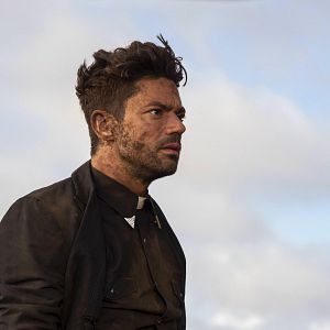 Fotoğraf Dominic Cooper