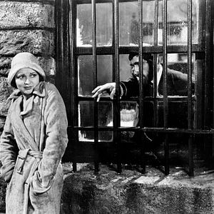 Fotoğraf The Old Dark House