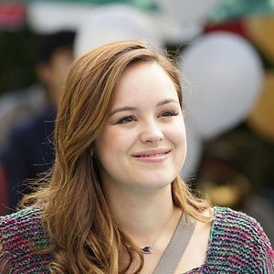 Fotoğraf Hayley Orrantia