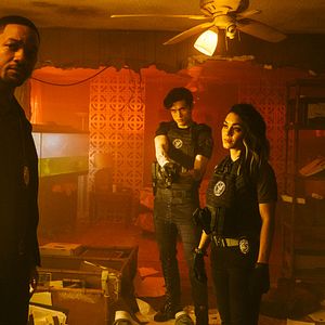 Fotoğraf Charles Melton