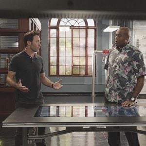 Fotoğraf Alex O'Loughlin